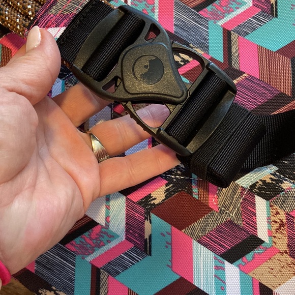 NWT Kavu Rope Sling Bag Sunset Blocks ~ Water Resistant - Picture 4 of 10